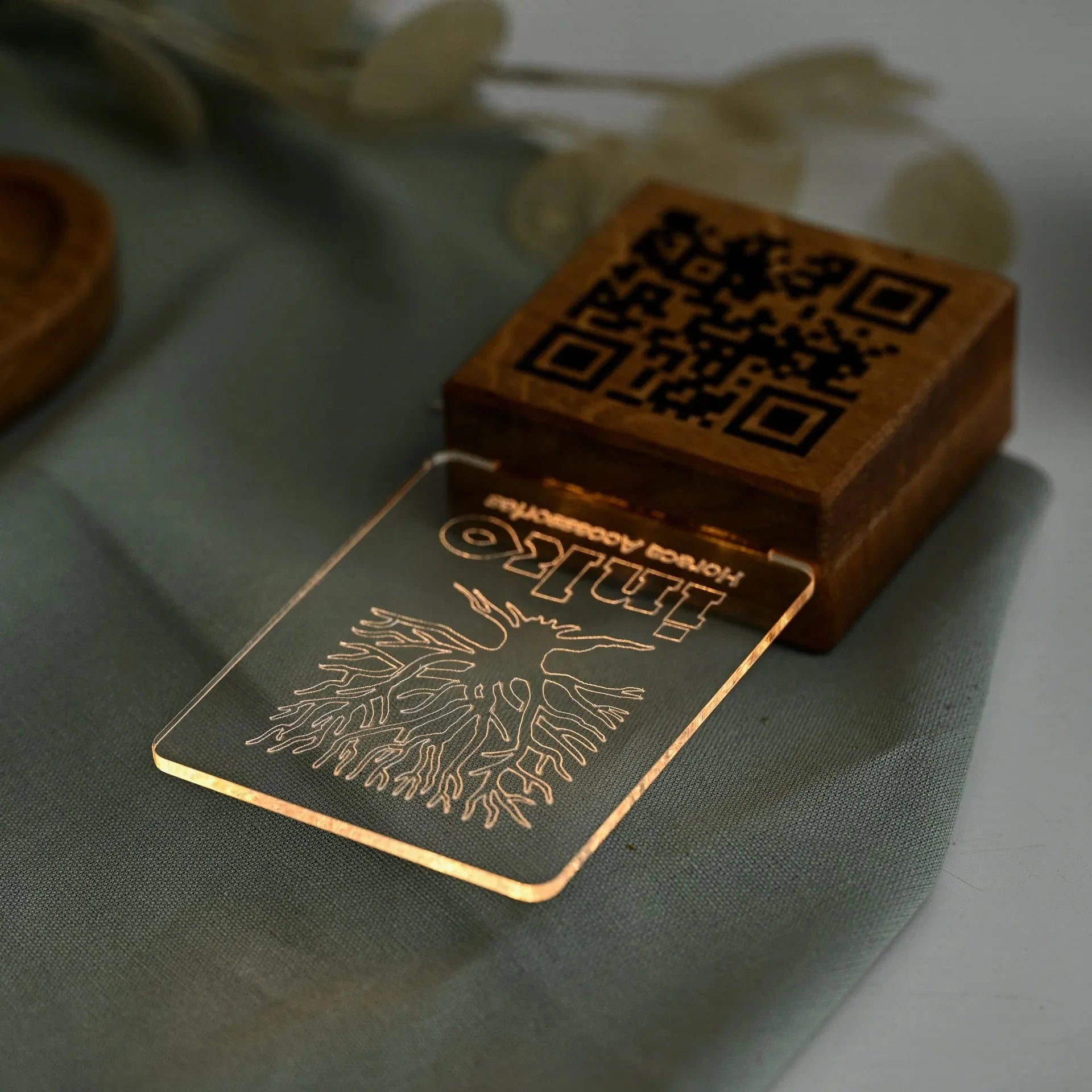 Acrylic QR Code Plate with Illumination (QW06) - inkohoreca - shop