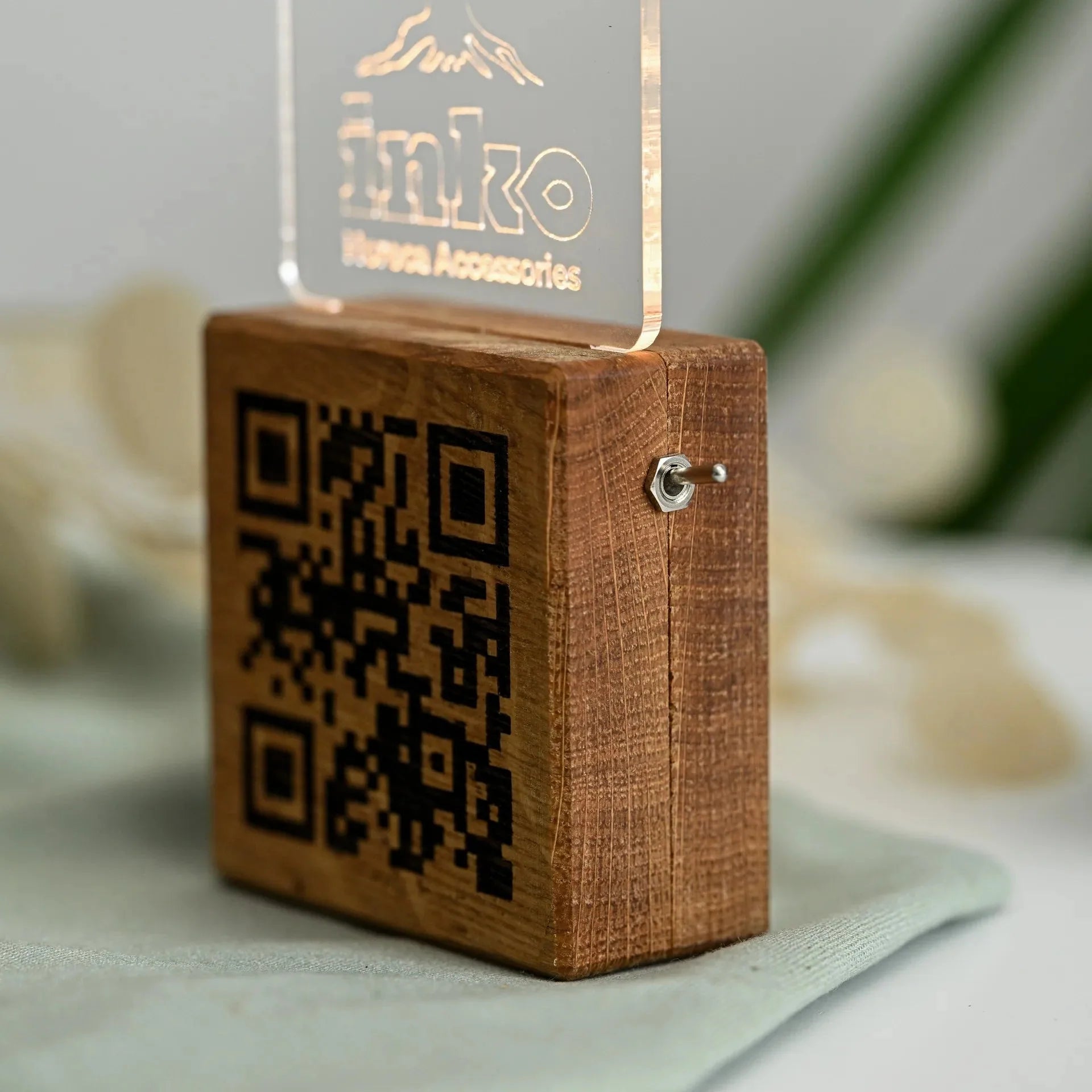 Acrylic QR Code Plate with Illumination (QW06) - inkohoreca - shop
