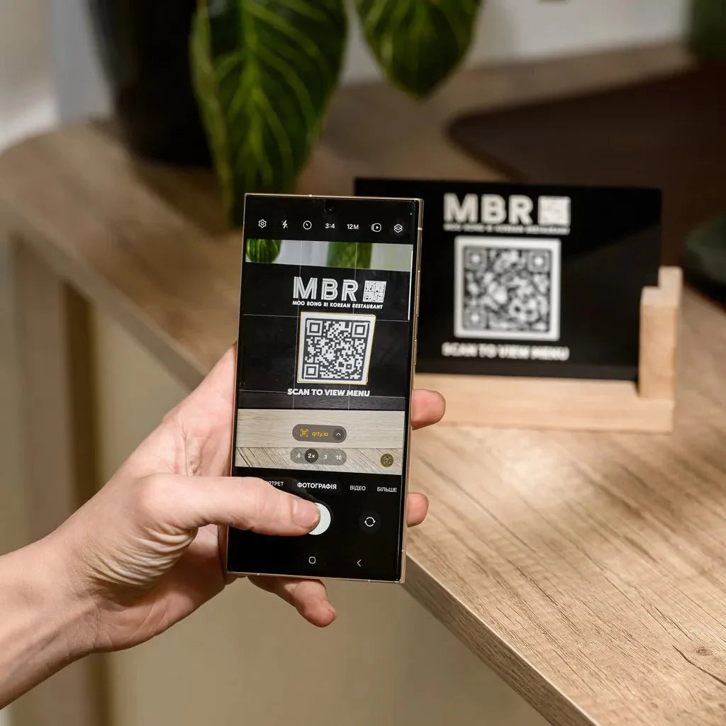 Acrylic QR Menu Display with Wooden Stand (QW05) - inkohoreca - shop