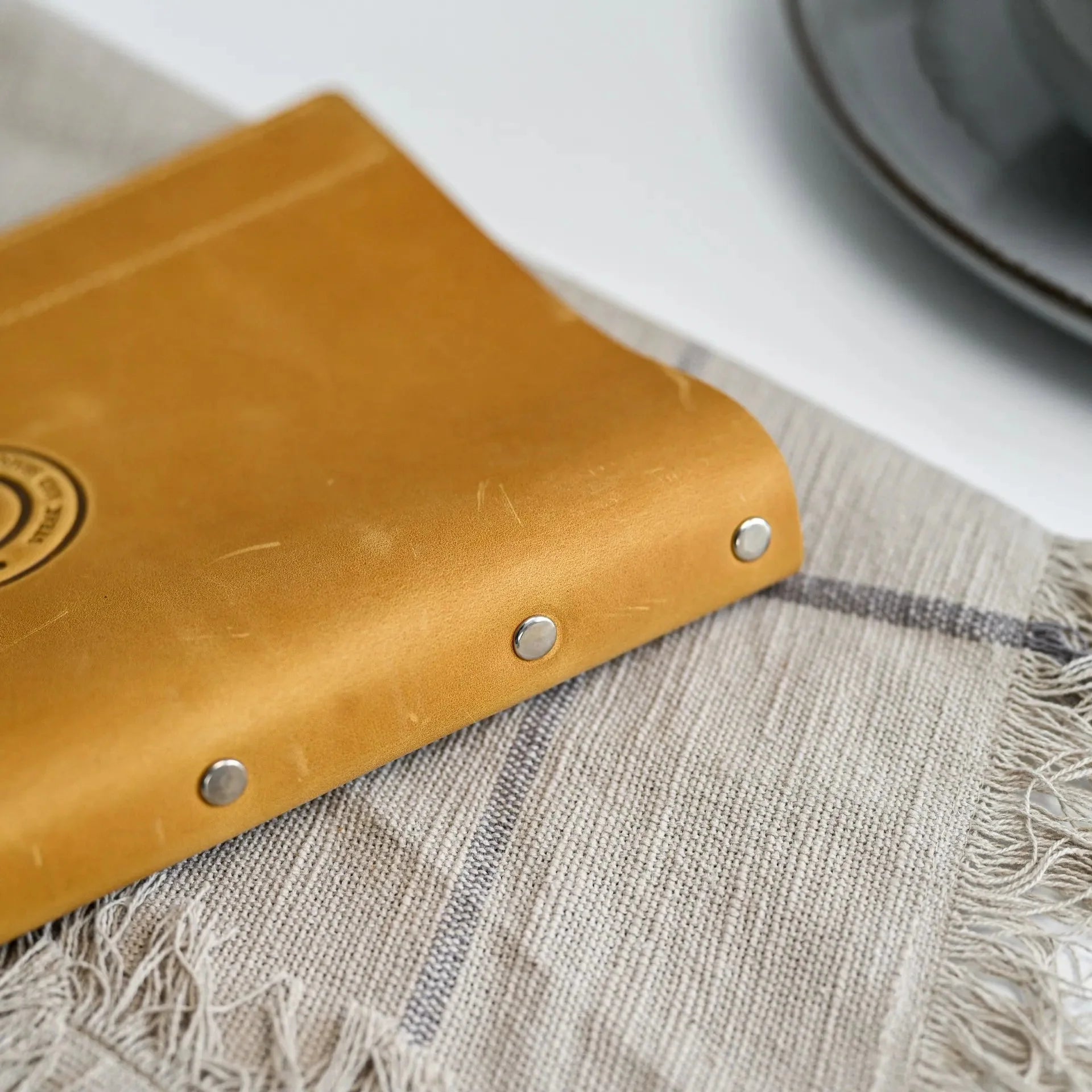 Basic Leather Menu Holder with Ring Binder Mechanism with Crazy Horse leather (LM01A5) - inkohoreca - shop