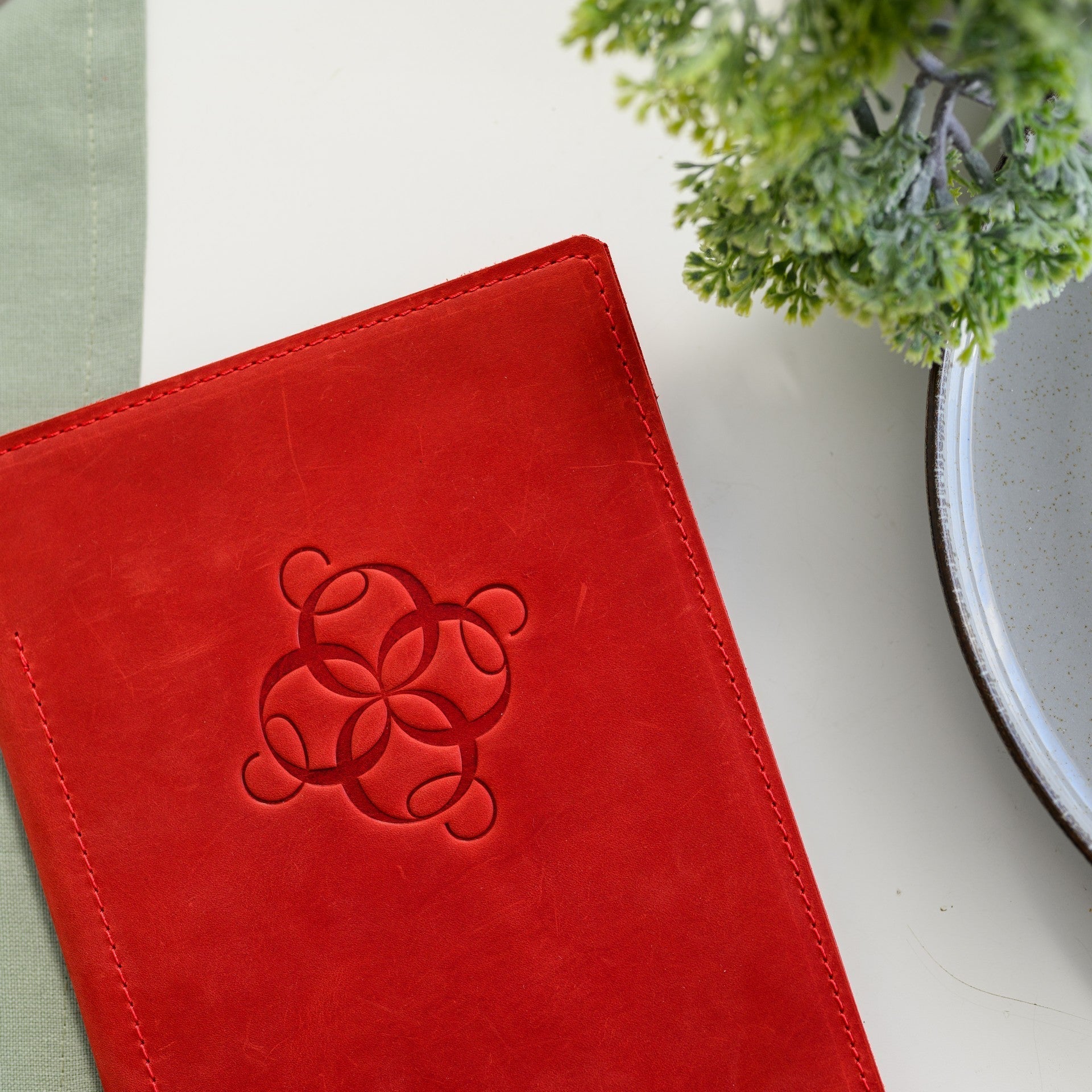 Hardcover Leather Menu Folder with Corner Mountings suitable for US Half Letter / A5 Sheets (LM08A5) - inkohoreca - shop