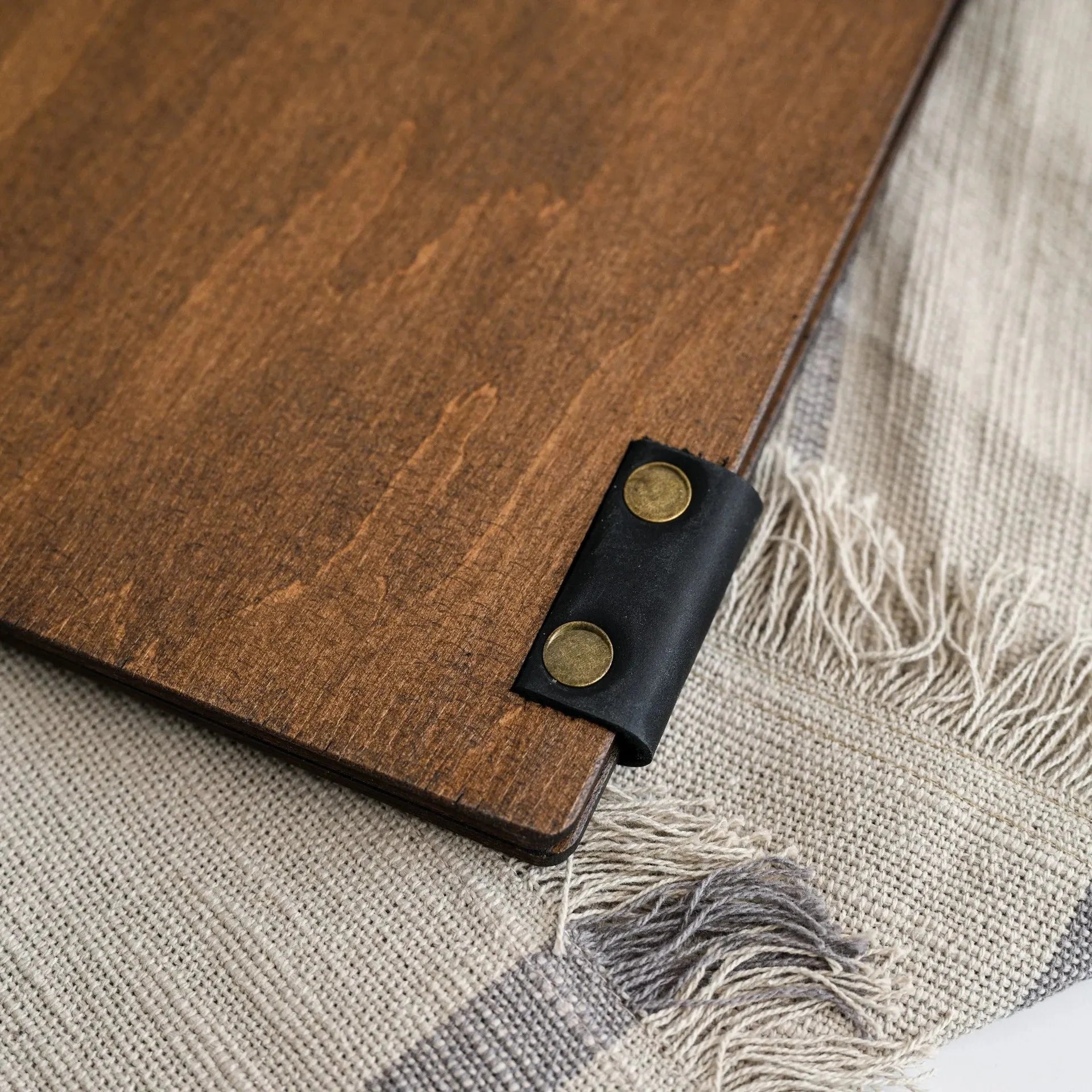 Hardcover Wooden Menu Holder with Metal Binder (PM07A2) - inkohoreca - shop