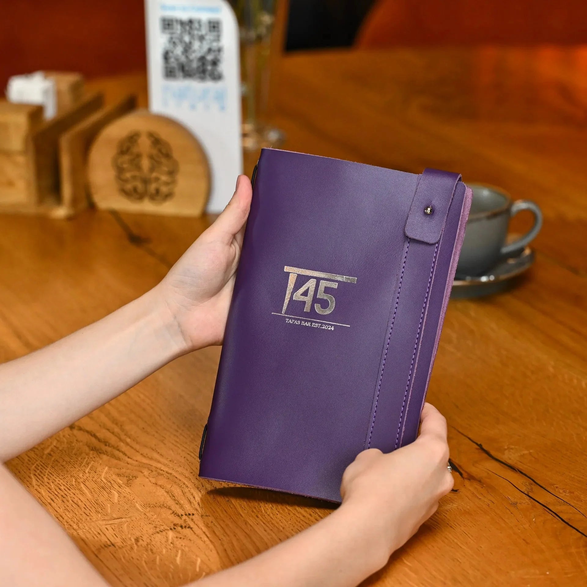 Leather Menu Holder with Holster Screw and Rubber String fixing (LM07A5) - inkohoreca - shop