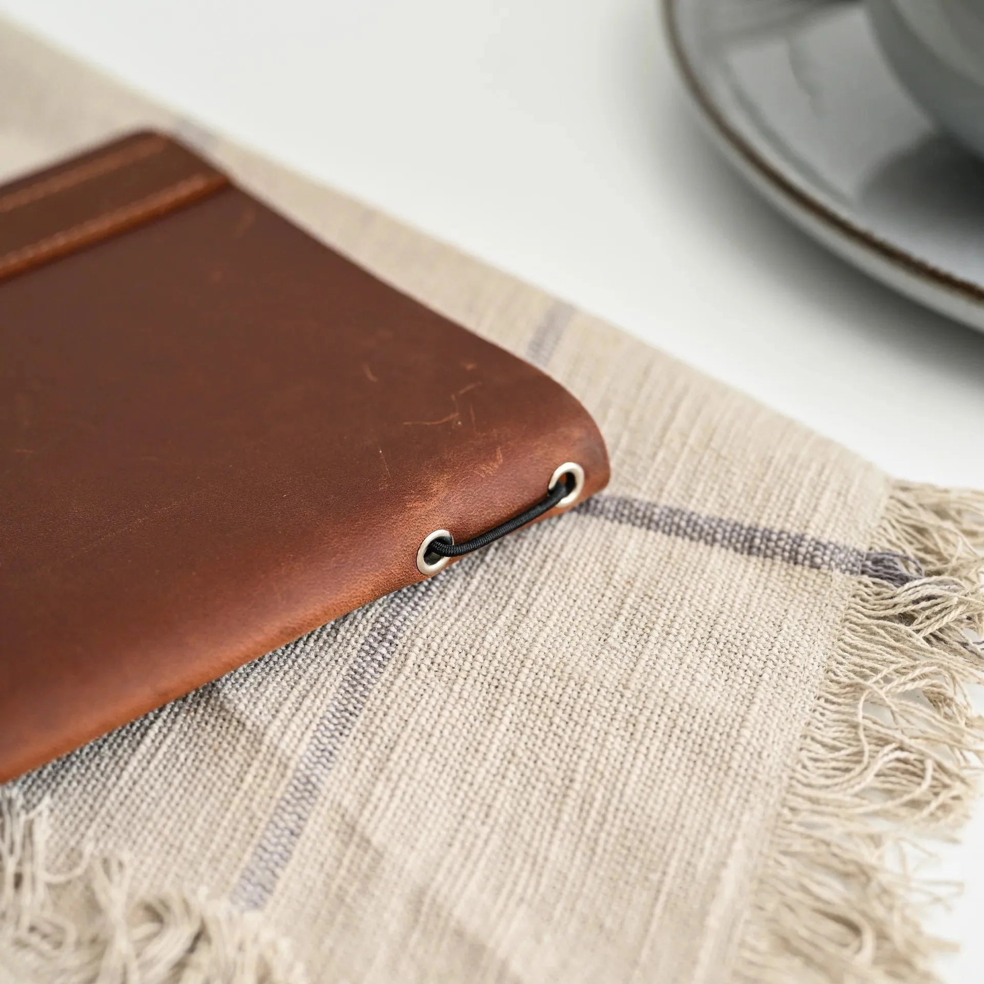 Leather Menu Holder with Holster Screw and Rubber String fixing with Crazy Horse leather (LM07A5) - inkohoreca - shop