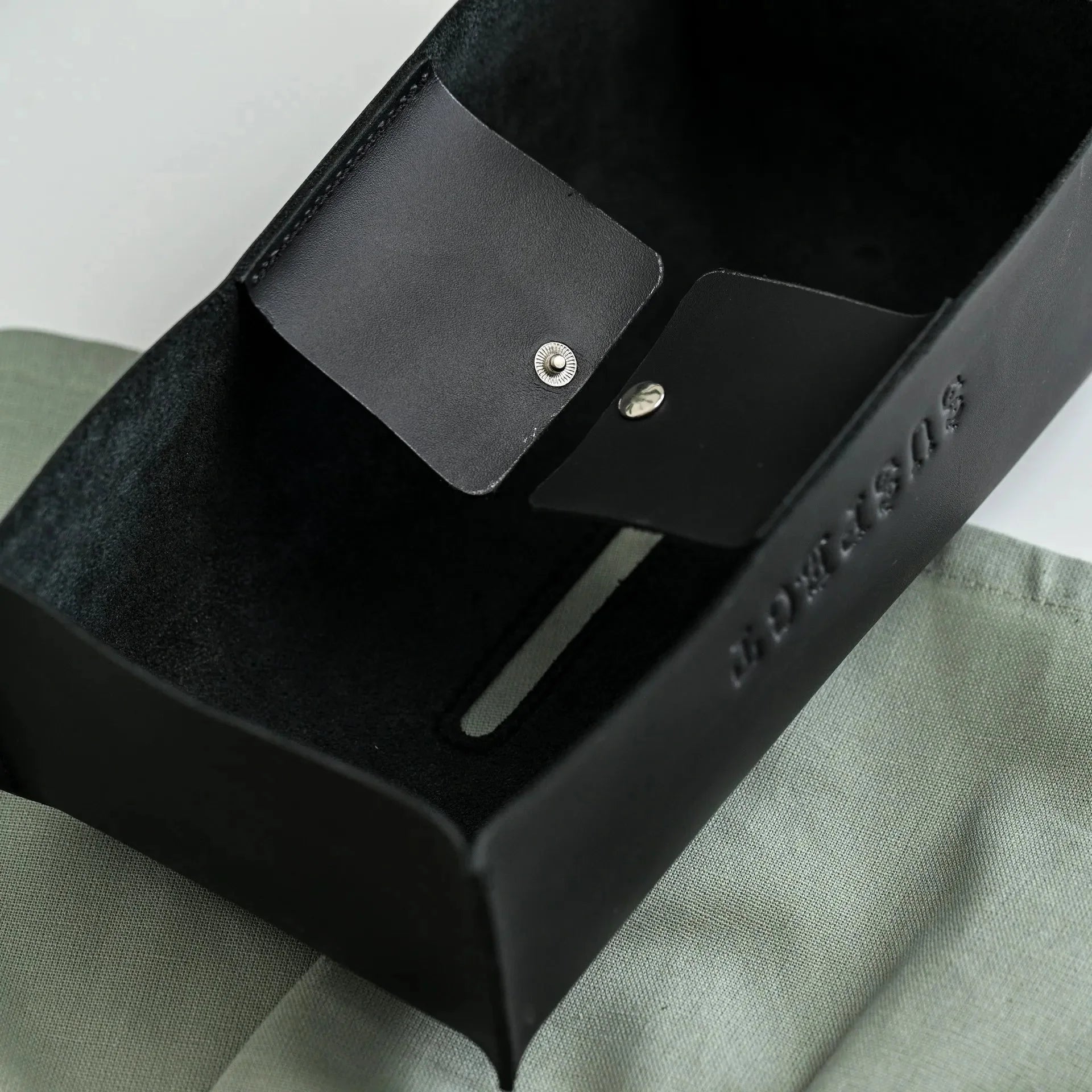 Leather Tissue Box (LNH01) - inkohoreca - shop