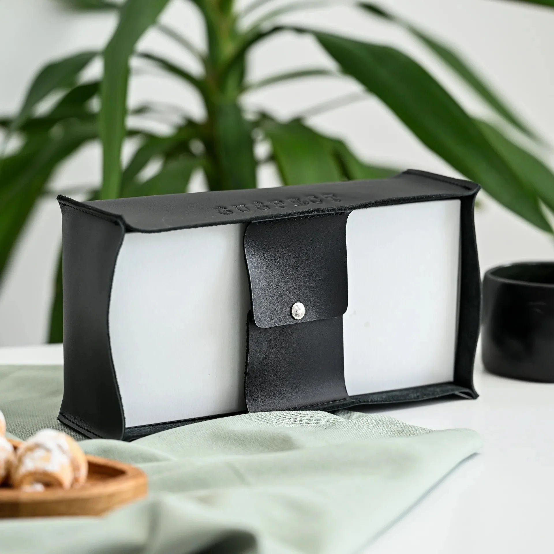Leather Tissue Box (LNH01) - inkohoreca - shop