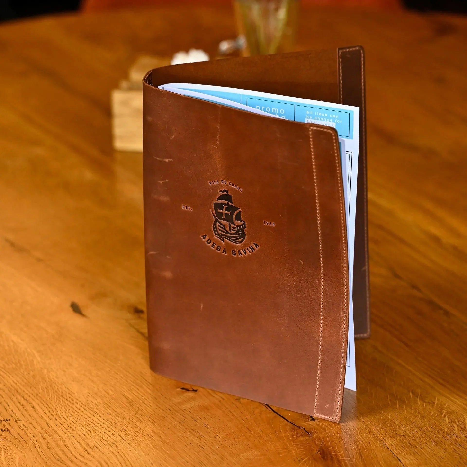 Menu Holder with Ring Binder Mechanism with Crazy Horse leather (LM01A4) - inkohoreca - shop
