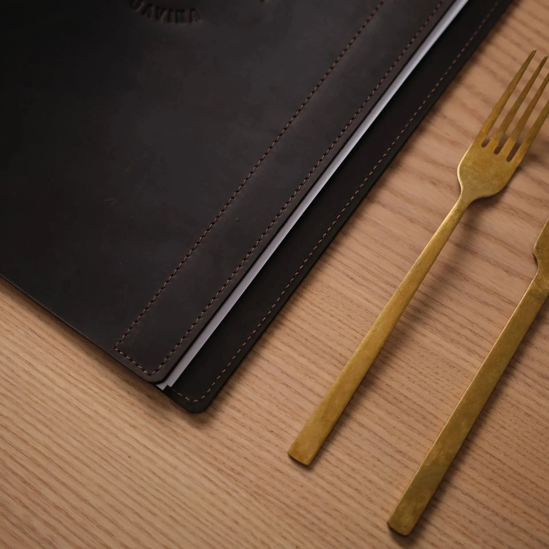 Menu Holder with Ring Binder Mechanism with Crazy Horse leather (LM01A4) - inkohoreca - shop