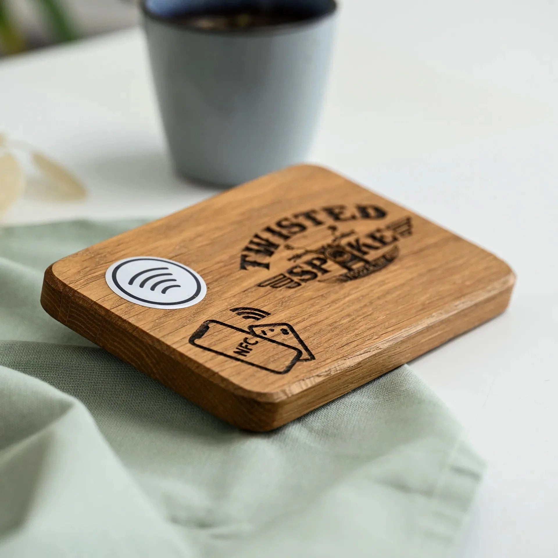 NFC Tag Stand with Logo Engraving (NW01) - inkohoreca - shop