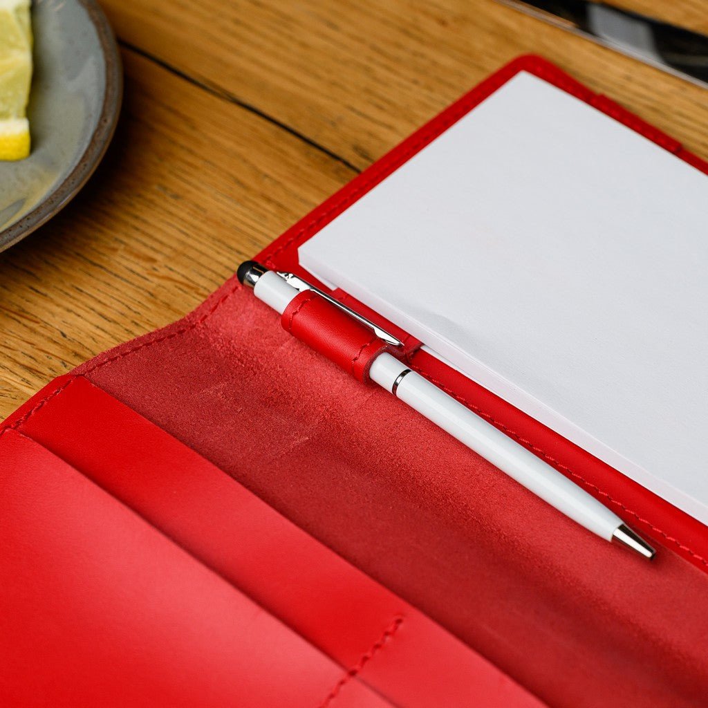 Compact and stylish waiter’s notebook made from genuine Capri leather, designed for easy carrying and efficient order-taking.