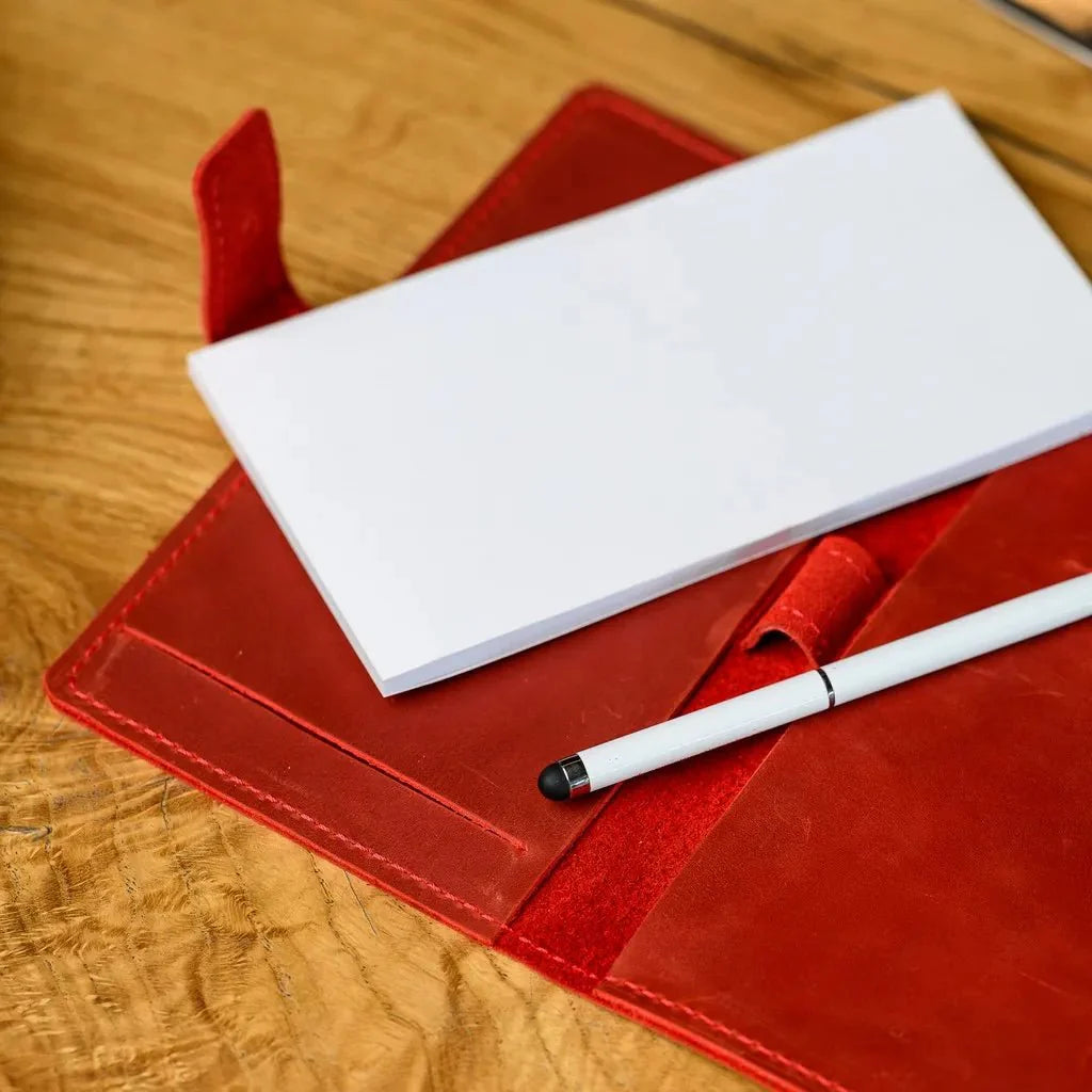 Classic waiter’s notebook made from Crazy Horse leather, with a secure closure to keep order slips, receipts, and notes protected throughout shifts.