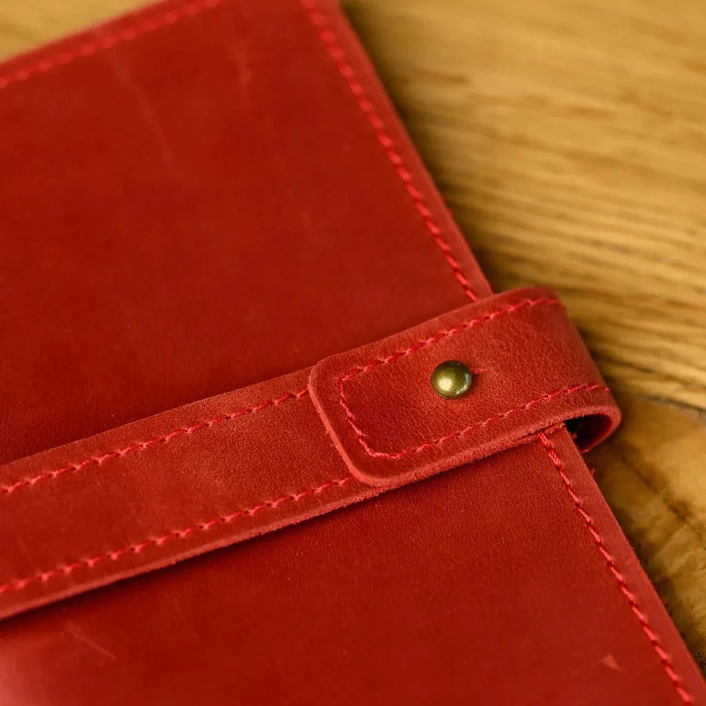 Waiter’s notepad made from high-quality Crazy Horse leather, designed for long-lasting use with a secure closure to keep order slips safe.