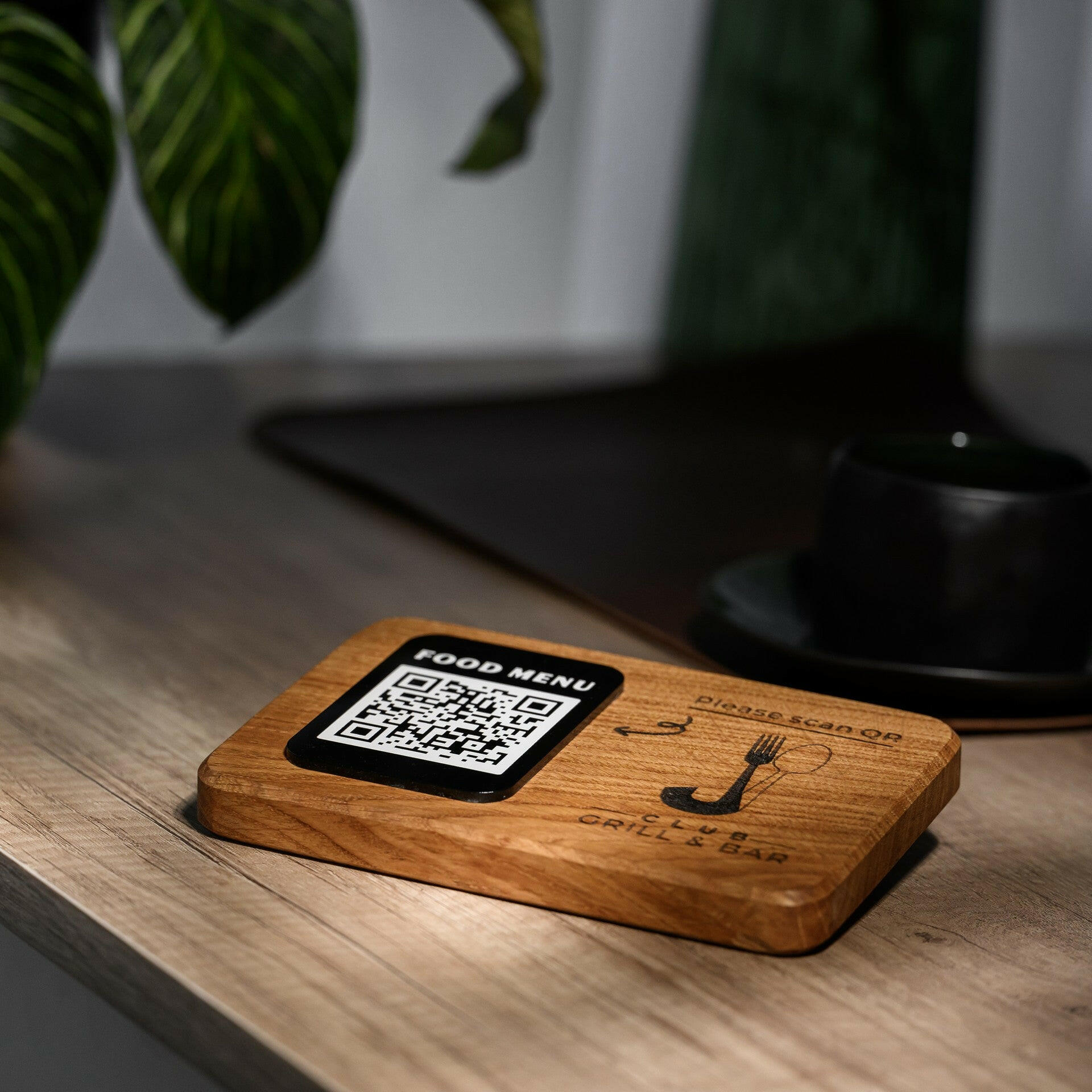 QR Menu Sign on Acrylic Tablet and Oaken base (QW01) - inkohoreca - shop