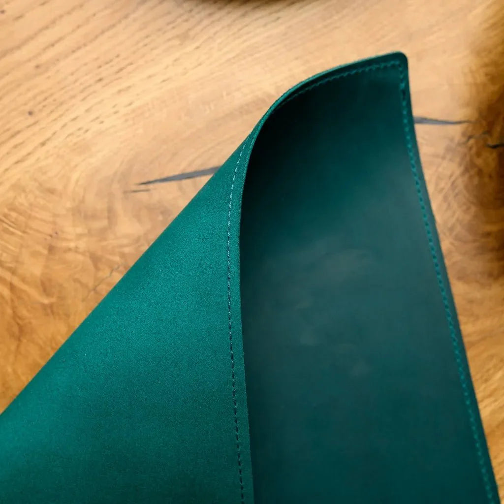 Elegant brown leather placemat with a rustic Crazy Horse finish, offering a perfect blend of durability and timeless style.