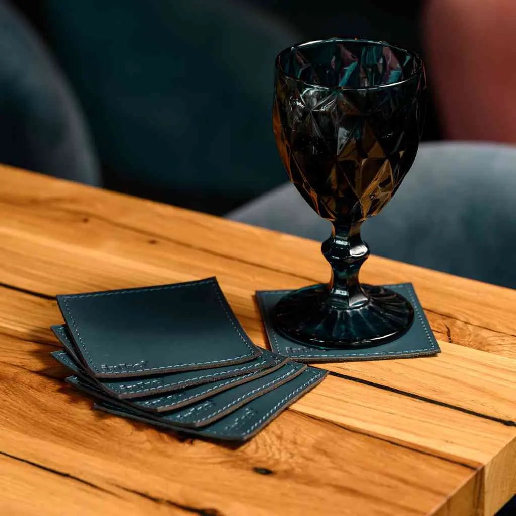 Натуральна шкіра Capri — квадратні підставки для чашок і келихів