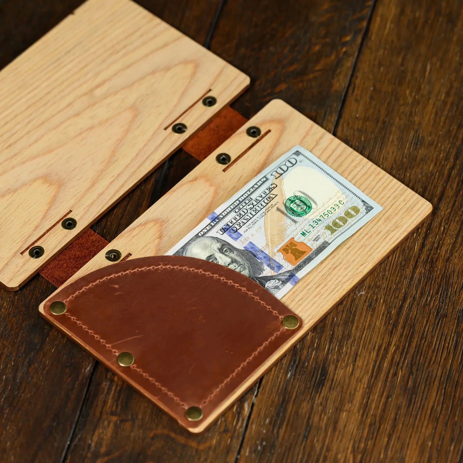 Veneered HDF Check Presenter in Light Oak Colour - inkohoreca - shop