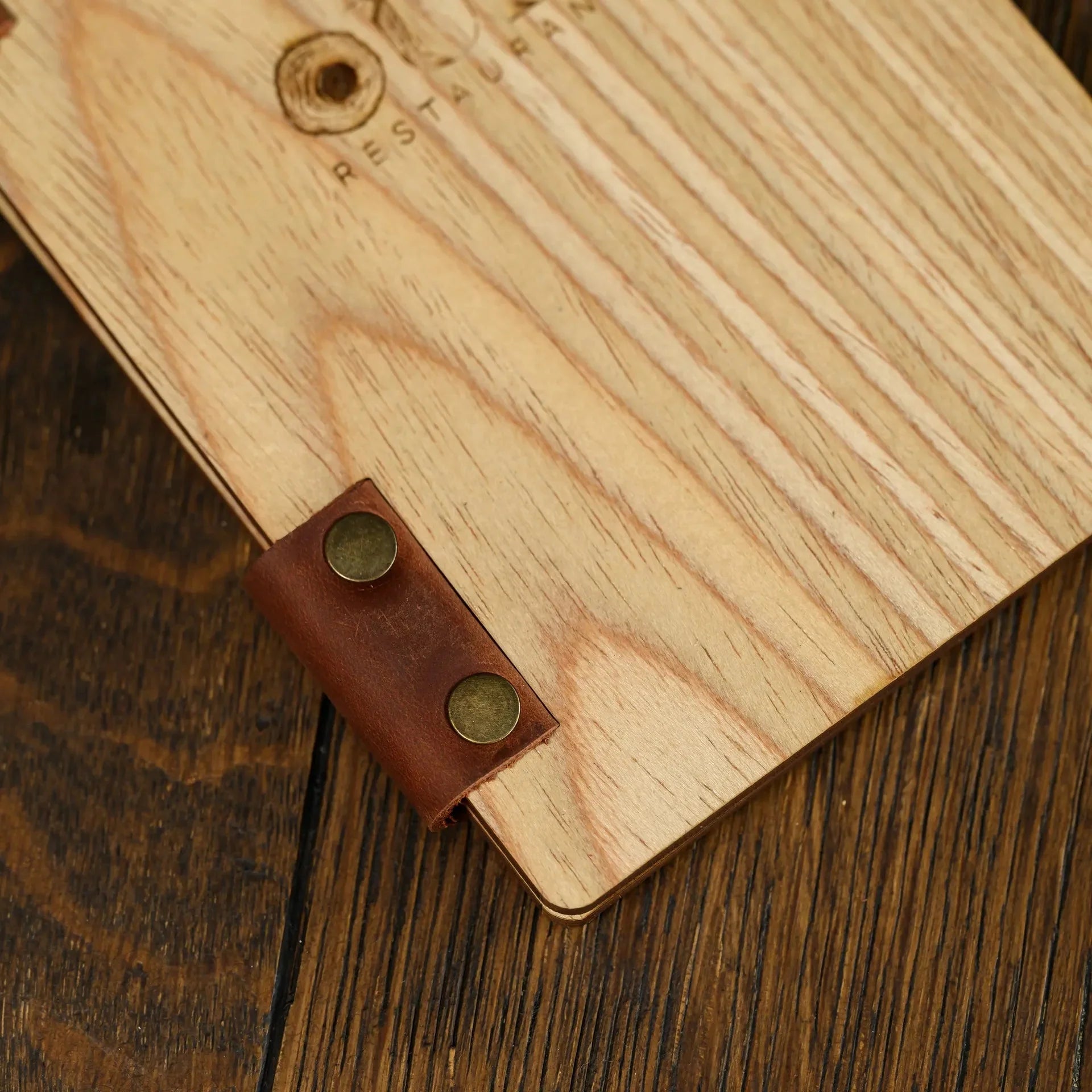 Veneered HDF Check Presenter in Light Oak Colour - inkohoreca - shop