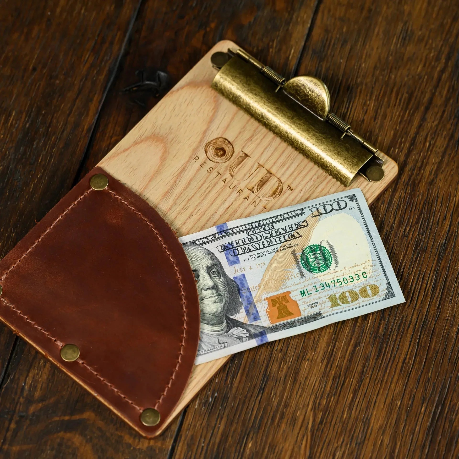 Veneered HDF Check Presenter witn Brass Binder in Light Oak Colour - inkohoreca - shop