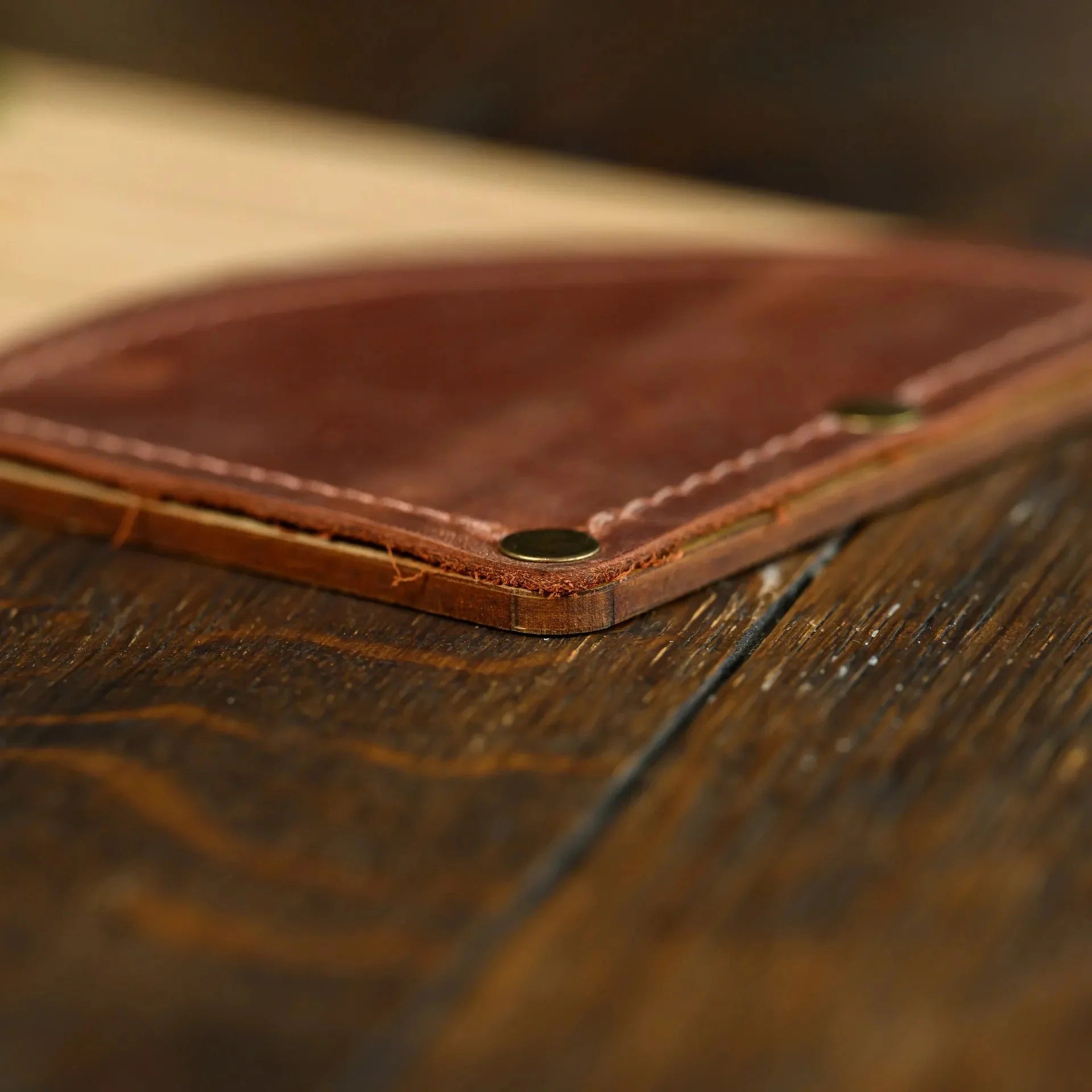 Veneered HDF Check Presenter witn Brass Binder in Light Oak Colour - inkohoreca - shop
