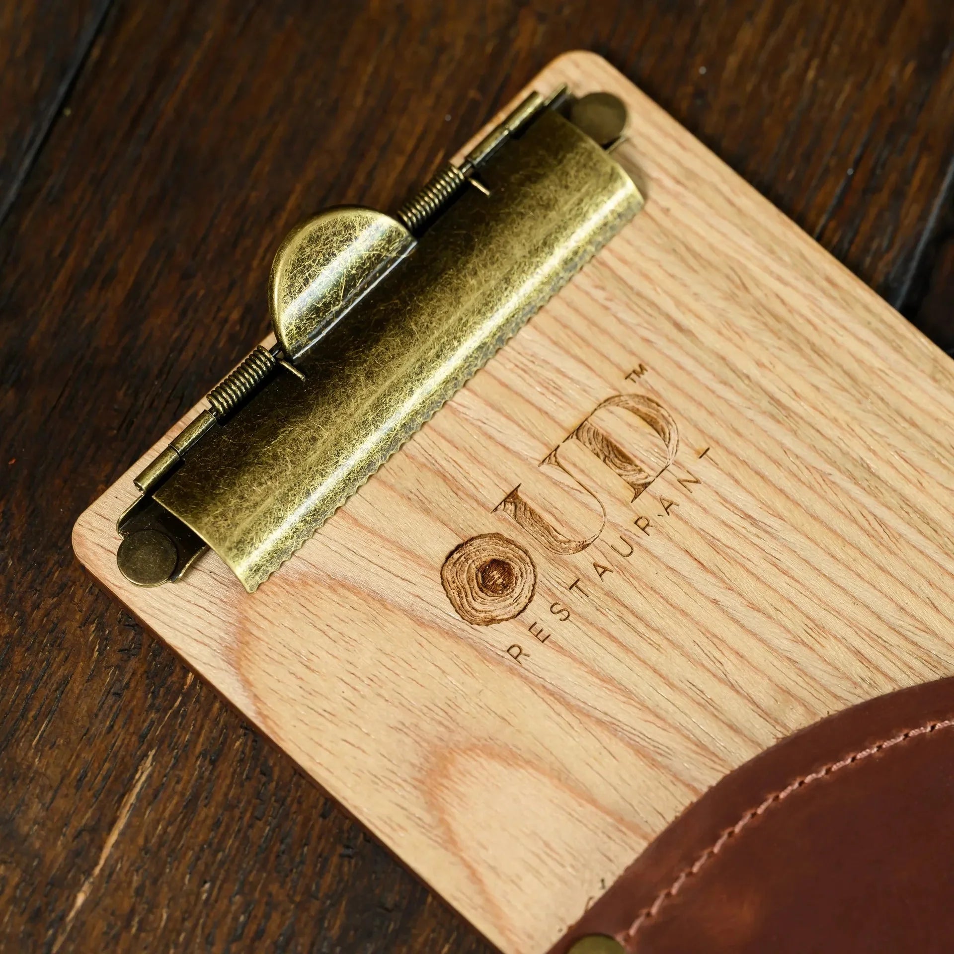 Veneered HDF Check Presenter witn Brass Binder in Light Oak Colour - inkohoreca - shop
