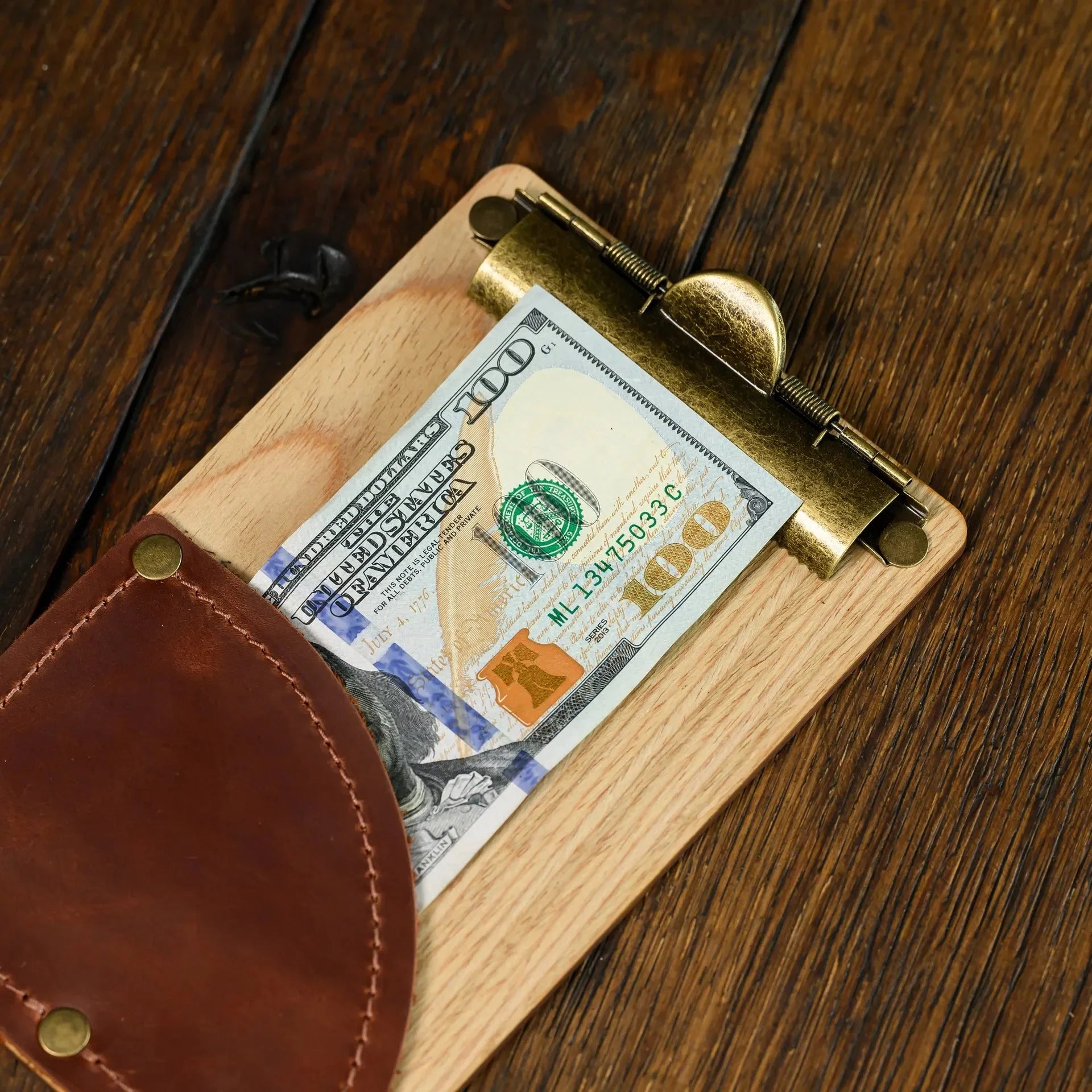 Veneered HDF Check Presenter witn Brass Binder in Light Oak Colour - inkohoreca - shop