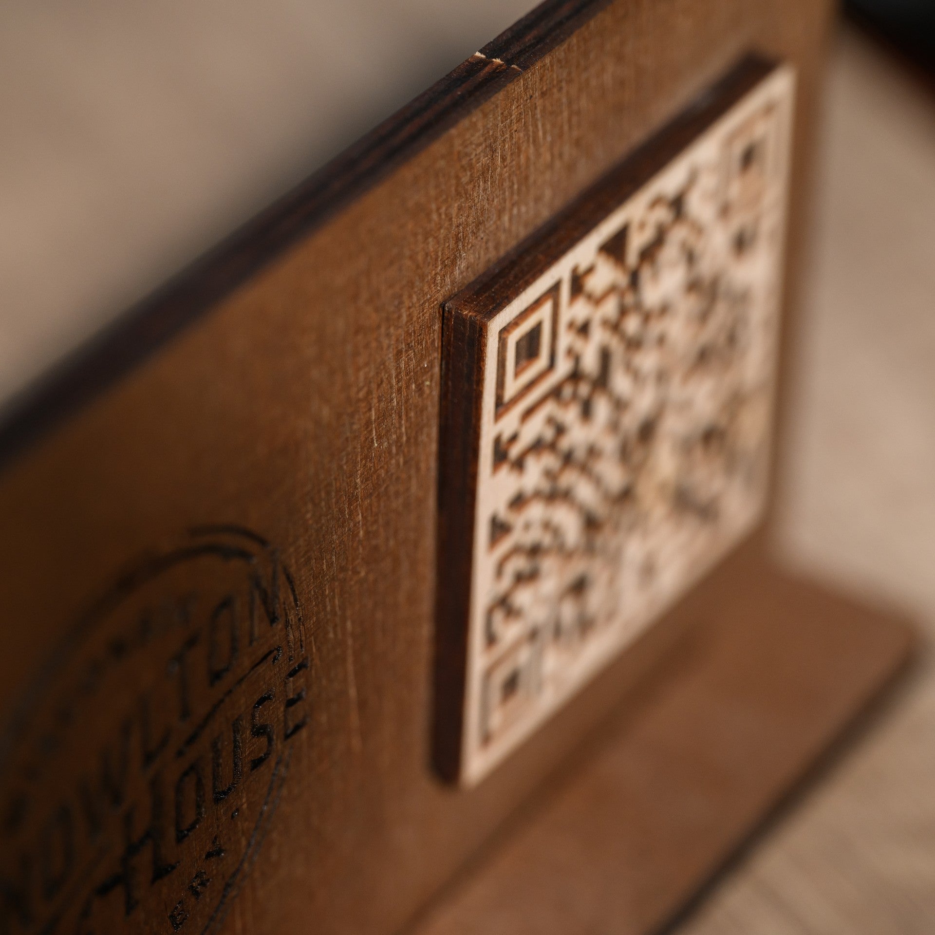 Wooden Horizontal Table Stand with QR Code Menu Sign (QP03) - inkohoreca - shop