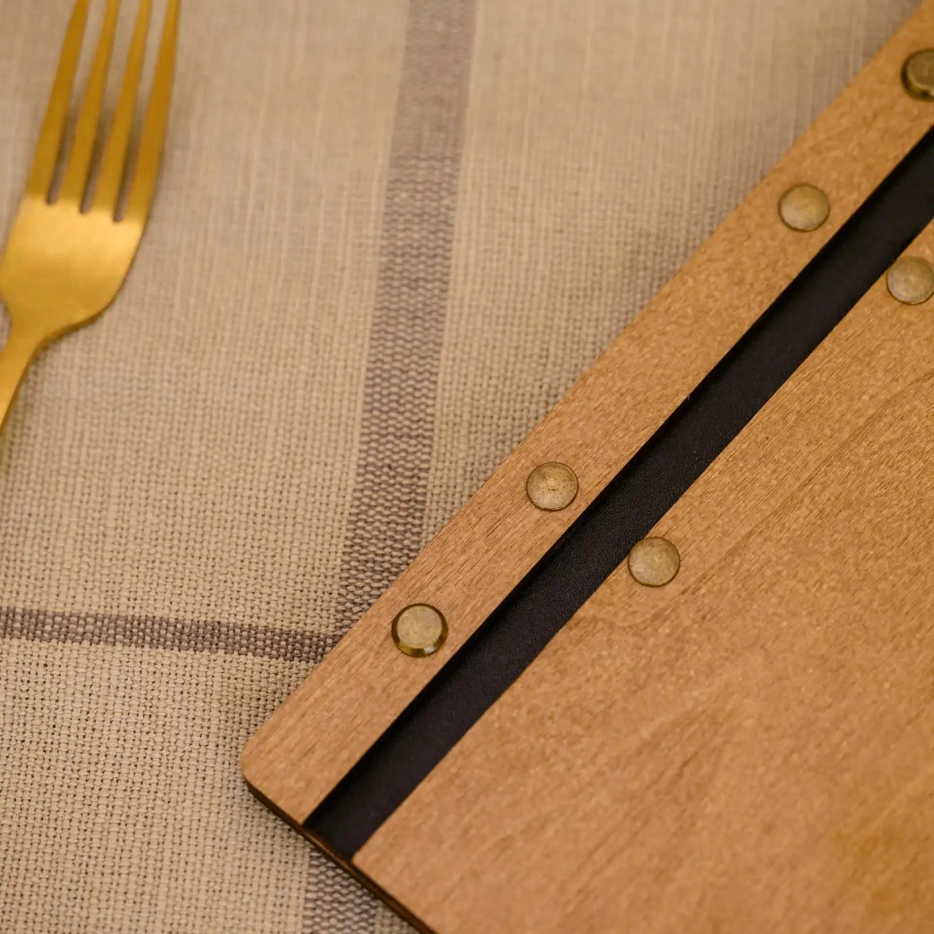 Wooden Landscape Oriented Menu Holder Fastened by Screws (M01A8) - inkohoreca - shop