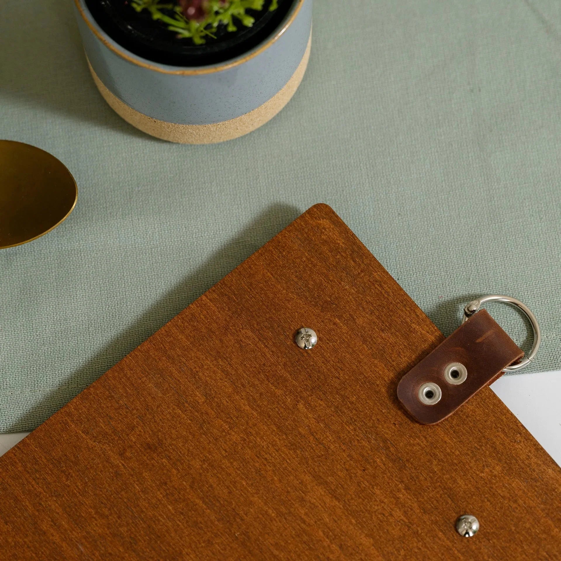 Wooden Menu Board with Crazy Horse Leather Cover and Handling (P02A5) - inkohoreca - shop