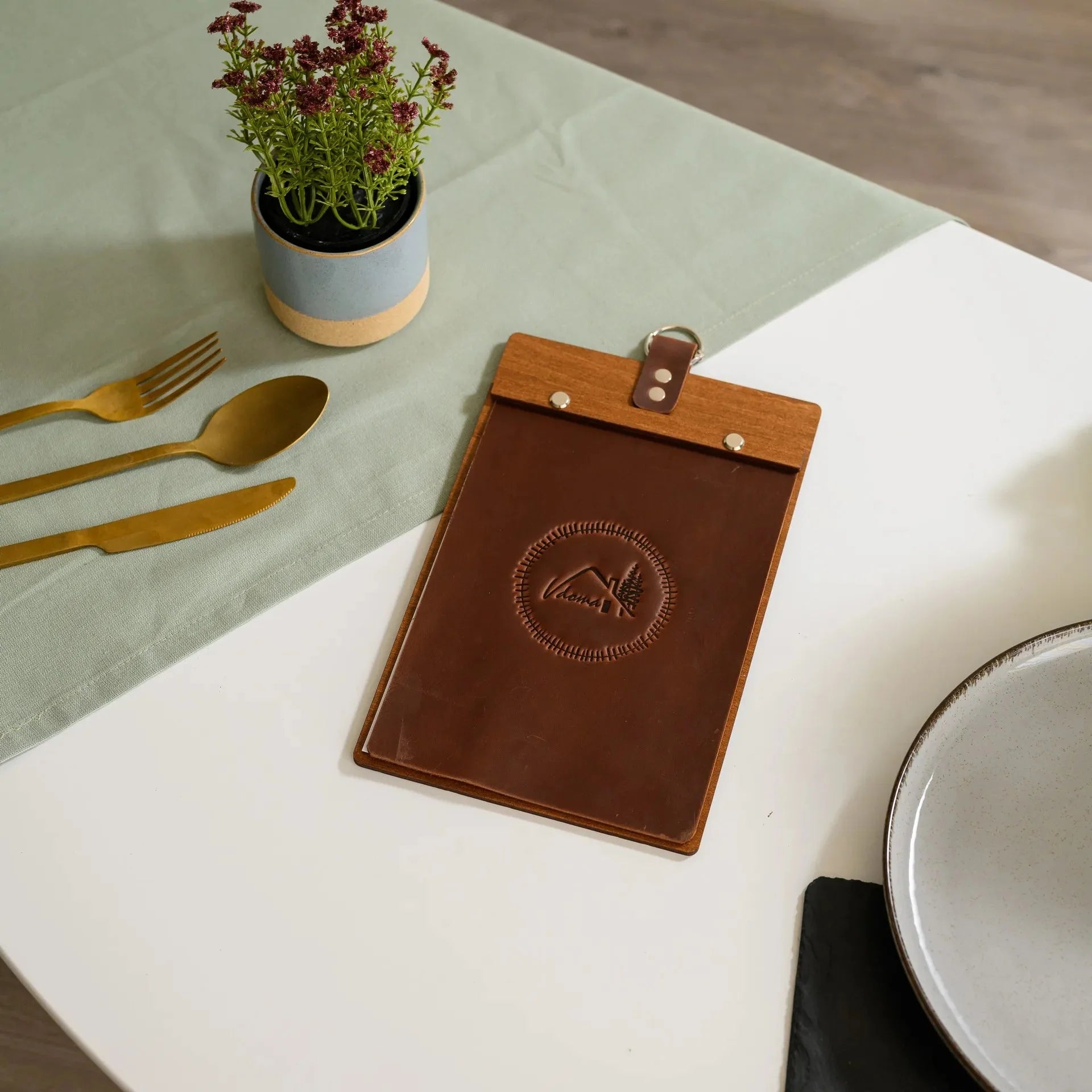 Wooden Menu Board with Crazy Horse Leather Cover and Handling (P02A5) - inkohoreca - shop
