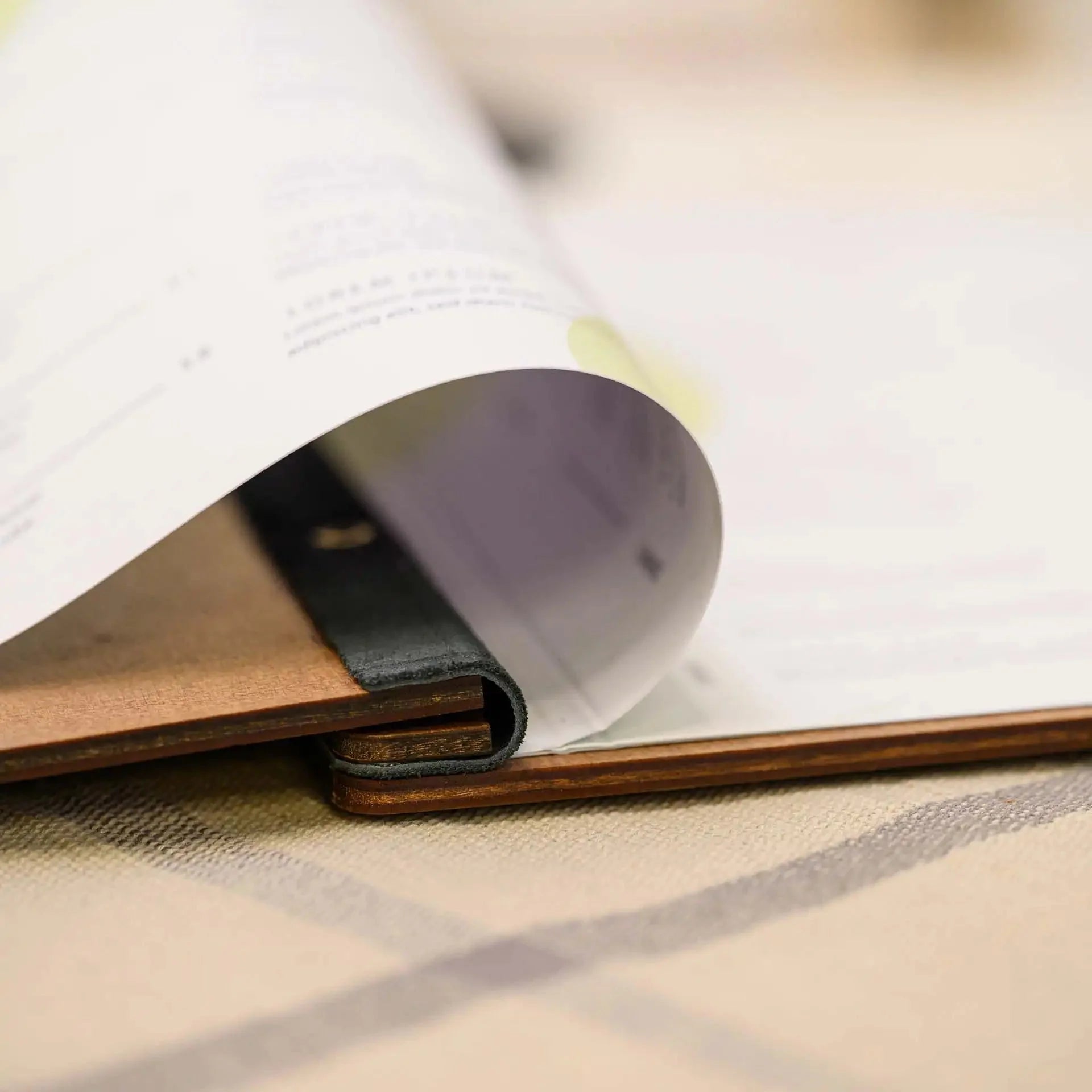 Wooden Menu Holder fastened on Leather Strap (M01A1) - inkohoreca - shop