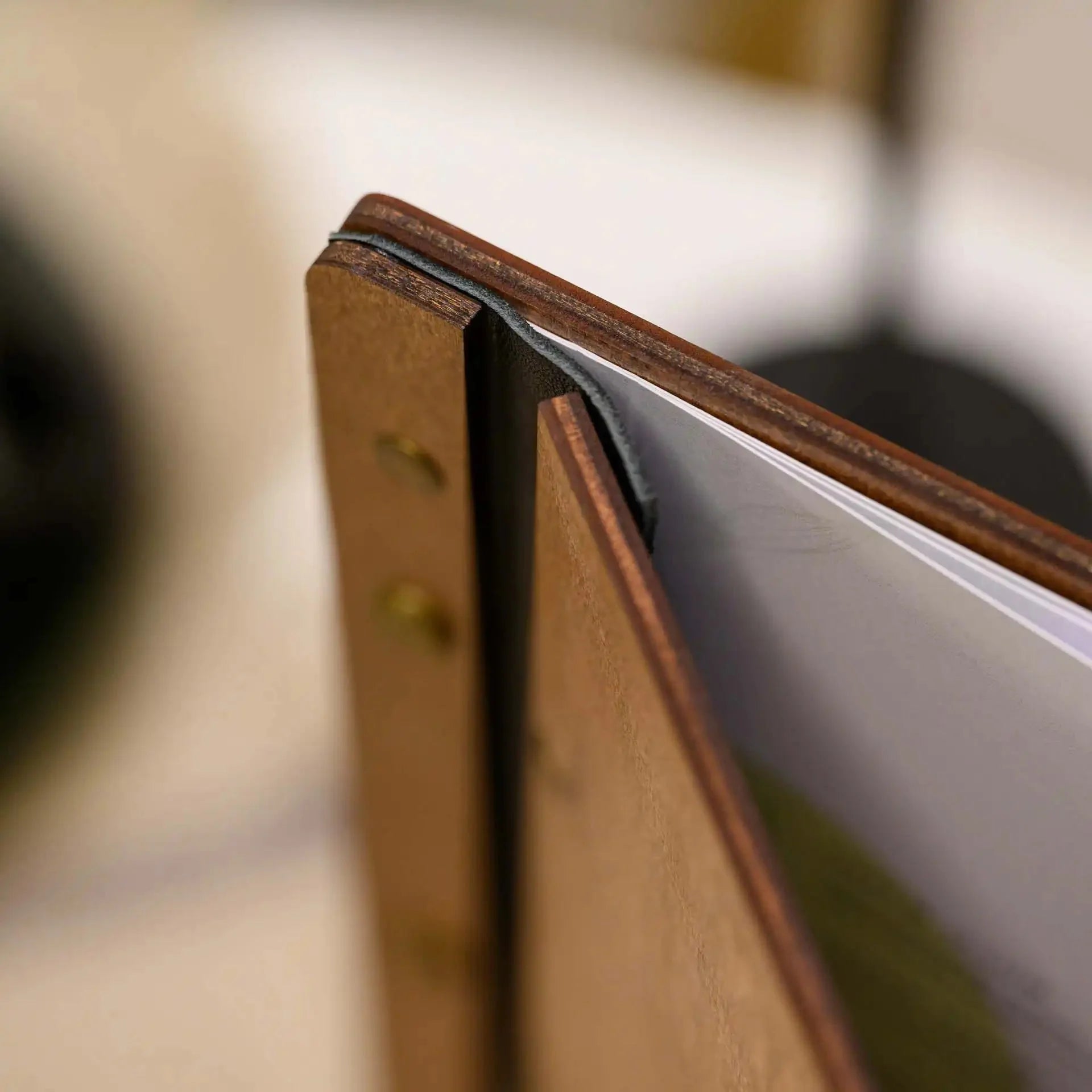Wooden Menu Holder fastened on Leather Strap (M01A1) - inkohoreca - shop