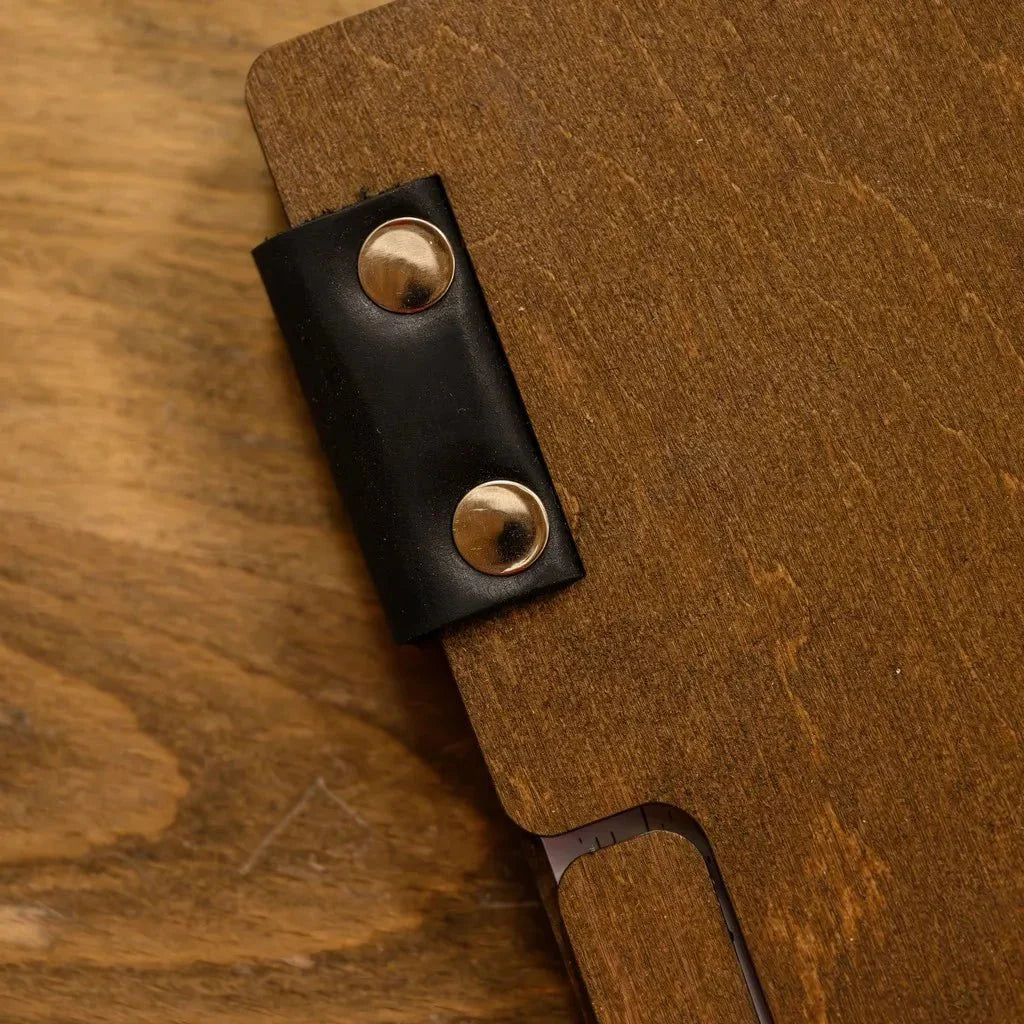 Trendy menu folders for restaurants with a sleek leather finish.