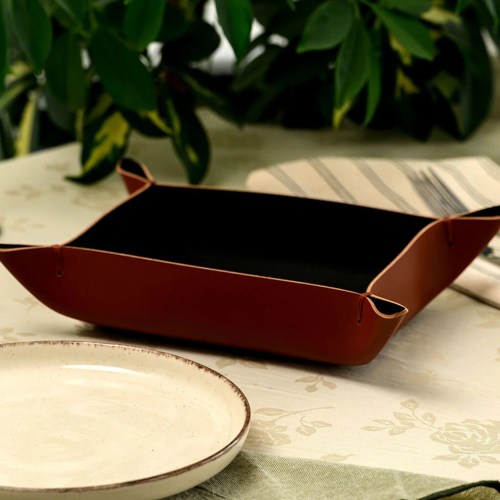 Premium leather bread valet tray for upscale restaurant table setting, showcasing durable craftsmanship and modern rustic design