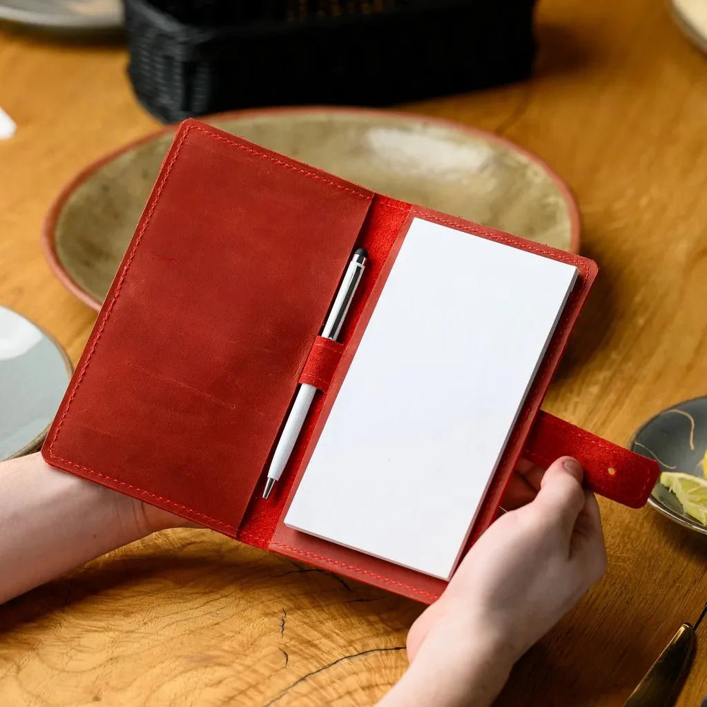 Elegant Crazy Horse leather waiter’s notepad with secure closure, perfect for organizing customer orders, notes, and receipts efficiently.