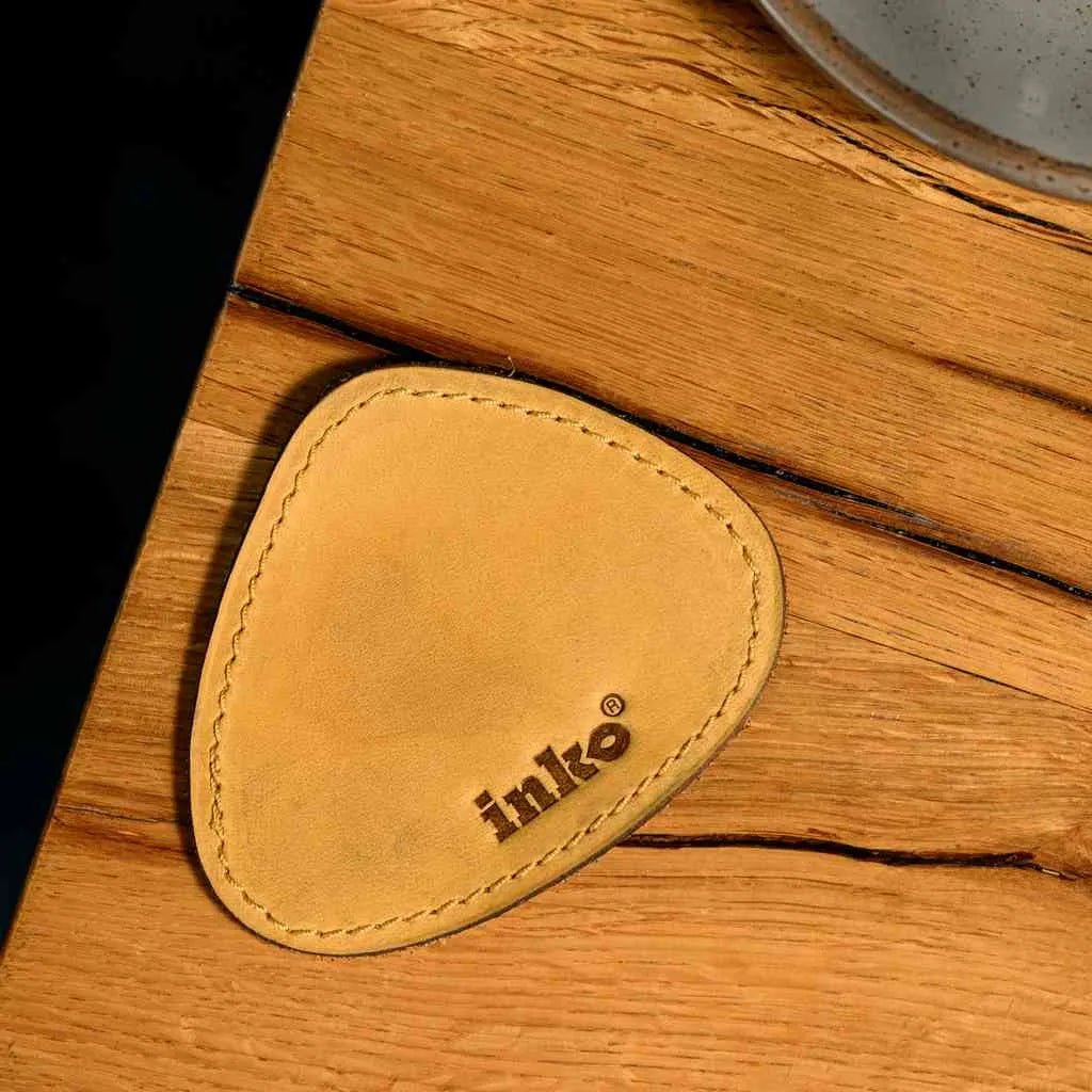 Крупний план фактури шкіри на підставках у формі каплі Crazy Horse