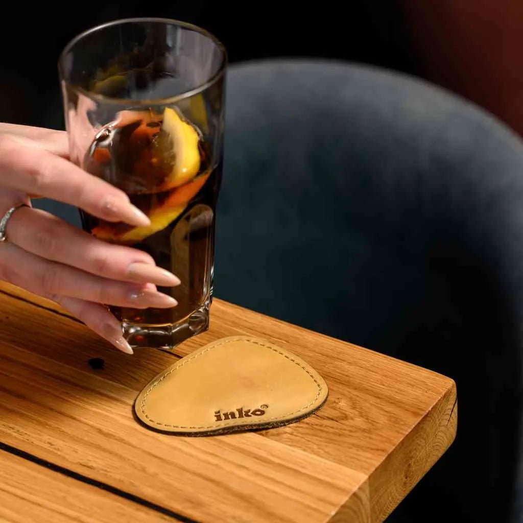 Натуральна шкіра Crazy Horse — підставки у формі краплі для чашок і келихів